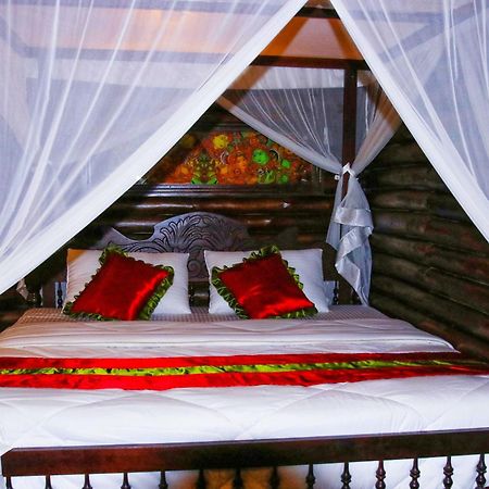 Greens Tree House & Wood House Sultan Bathery Exterior photo
