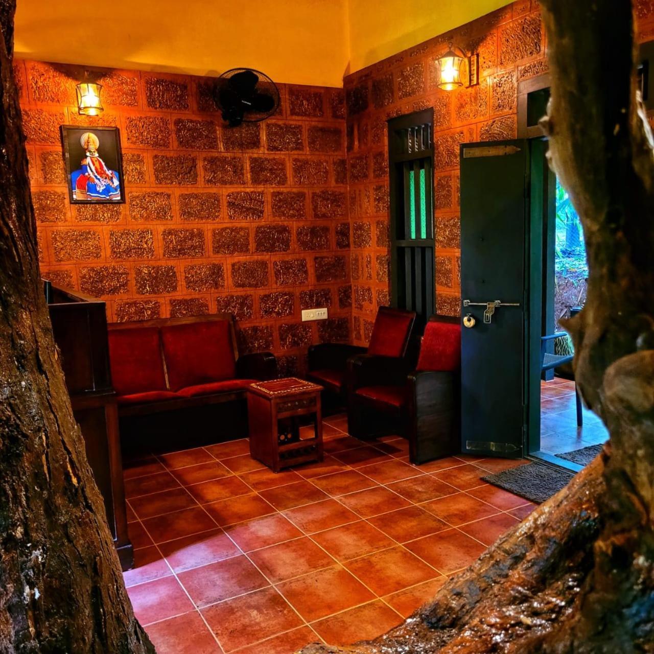 Greens Tree House & Wood House Sultan Bathery Exterior photo