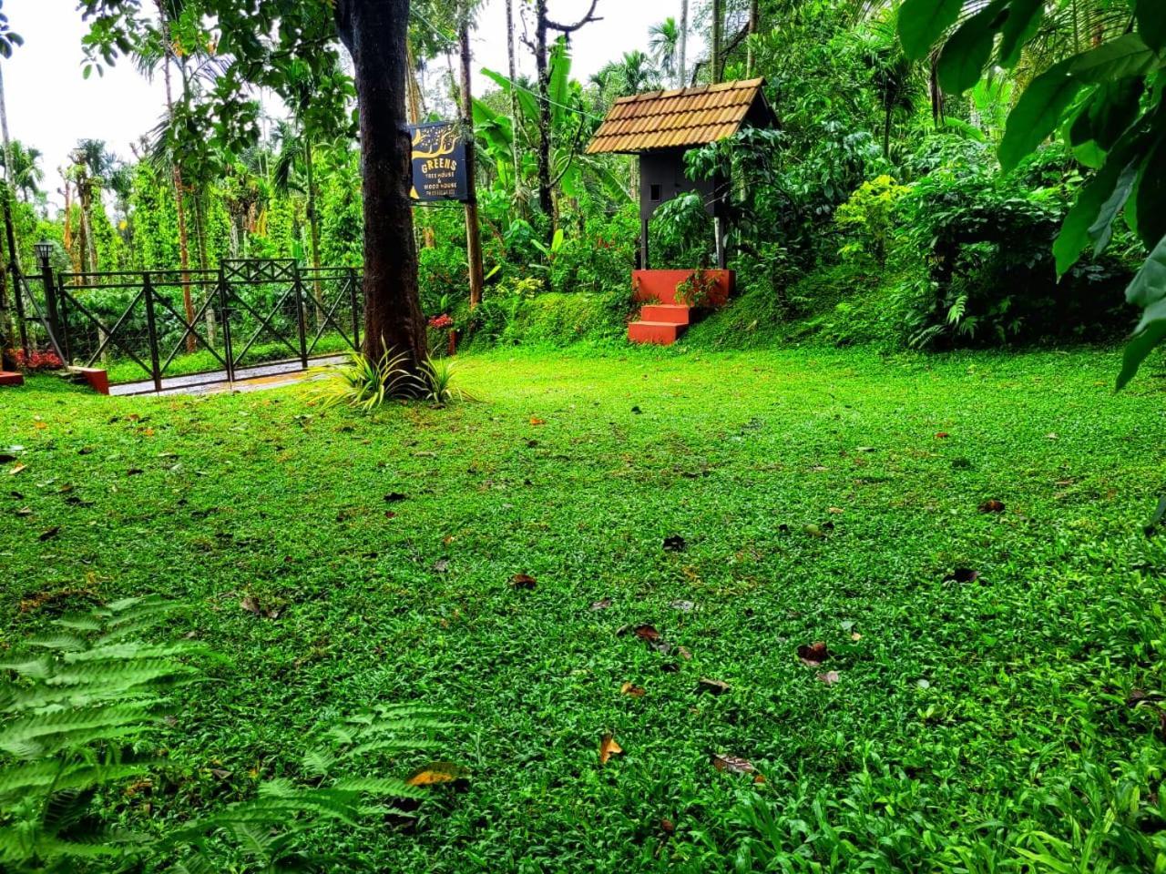 Greens Tree House & Wood House Sultan Bathery Exterior photo