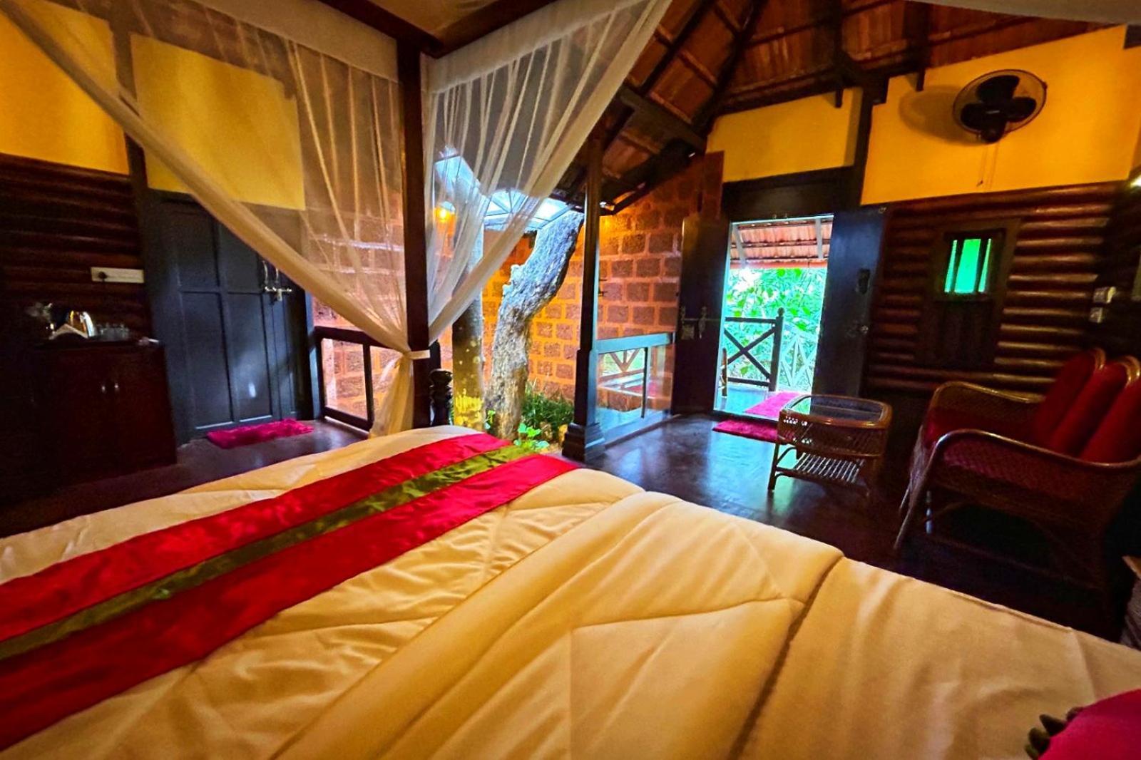 Greens Tree House & Wood House Sultan Bathery Exterior photo